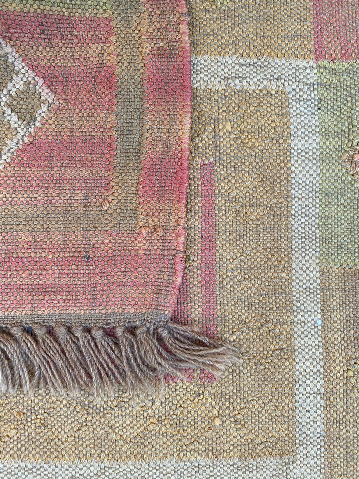Derya - Size: 4.9 x 3 - Imam Carpet Co