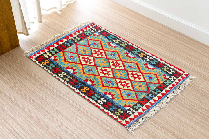 Naveah - Size: 4.7 x 3.5 - Imam Carpet Co