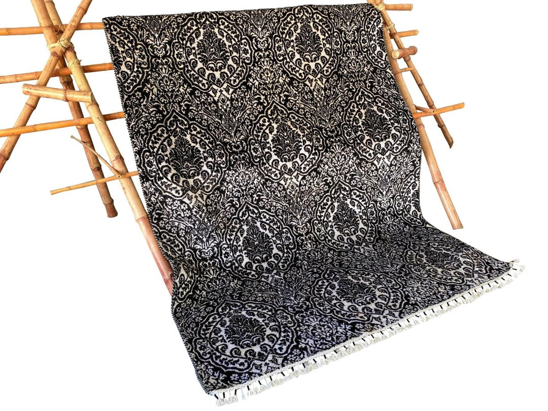 Black Wrought Trellis Silk Rug - Size: 9.5 x 5.11 - Imam Carpets - Online Shop