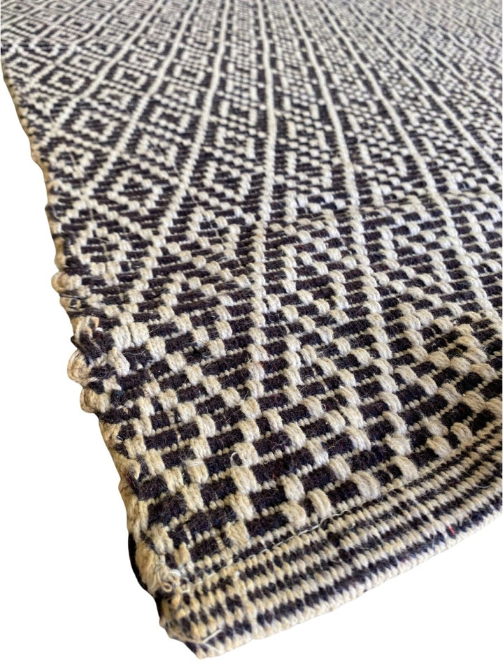 Diamond rug - size: 6.4 x 4.9 - Imam Carpet Co. Home