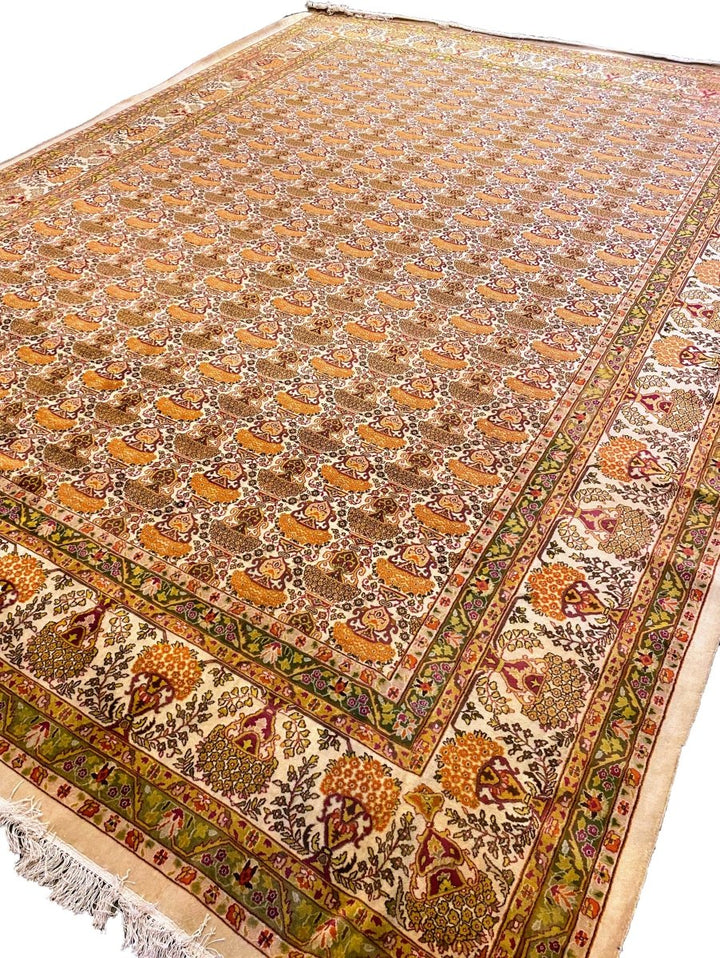 Regal Garden - Size: 13.3 x 9.10 - Imam Carpets Online Store